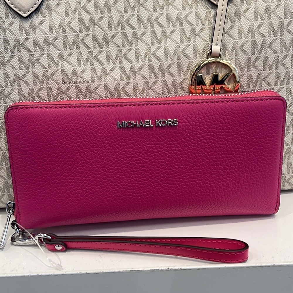 MICHAEL KORS JST Leather Continental Wristlet Phone Case Wallet
Dragonfruit NWT - Picture 2 of 16